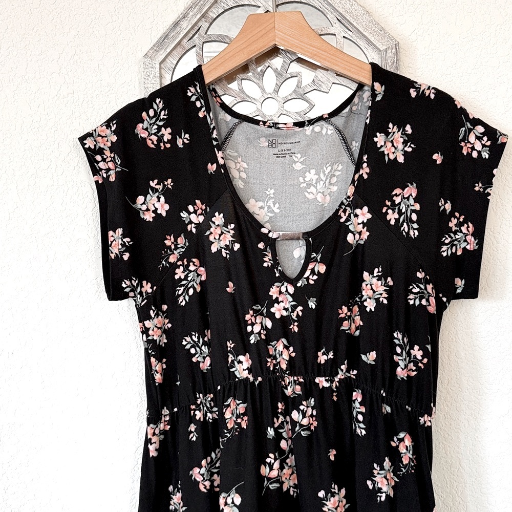 No Boundaries • Tiered Floral Dress - Picture 2 of 4
